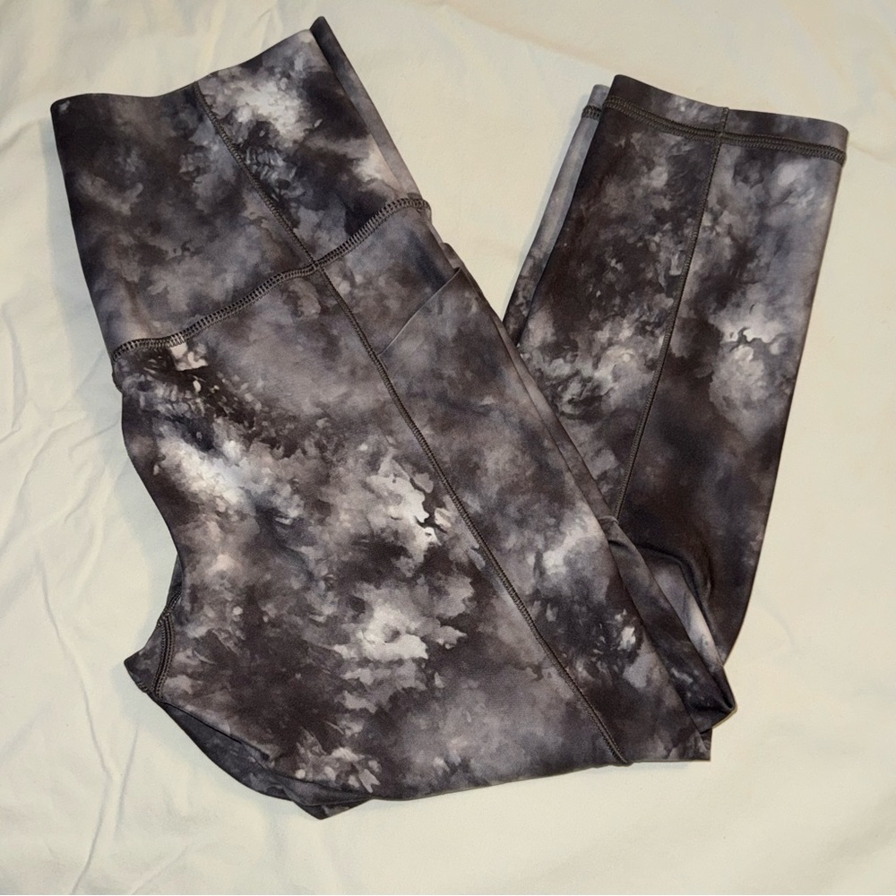 Women's Athleta Black Supernova Salutation Stash Pocket ll Capri Leggings Small